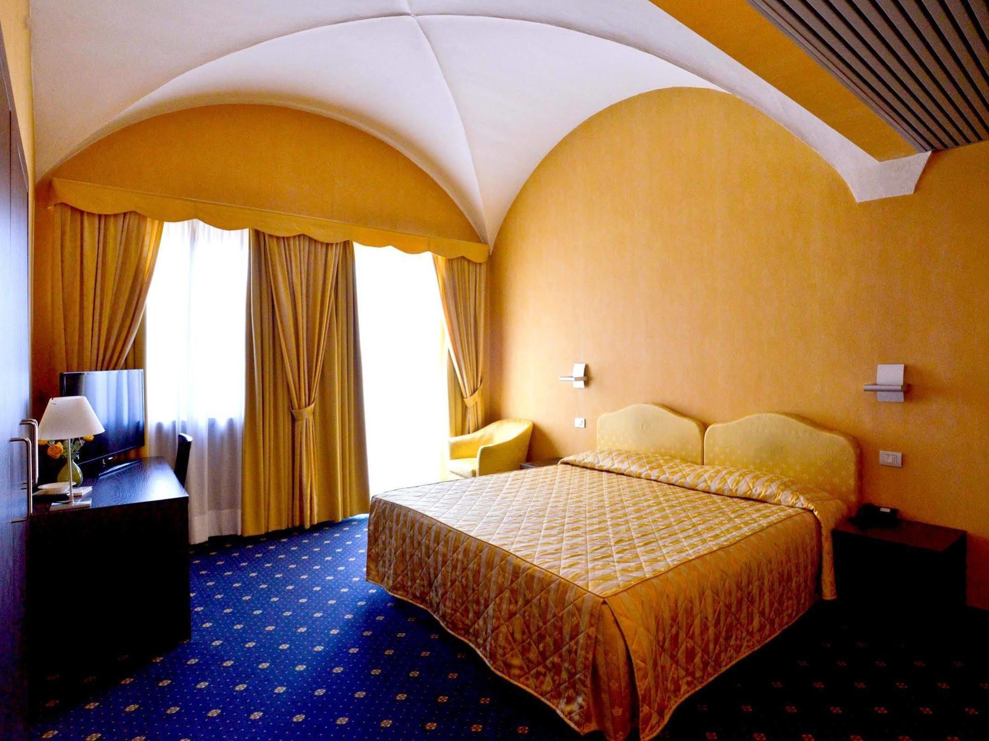 Albergo Della Torre Dal 1891 トレスコーレ・バルネアーリオ エクステリア 写真